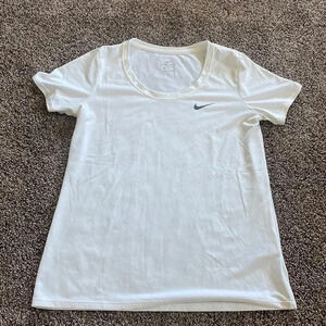 White Dri‎ Fit Nike Tee M
